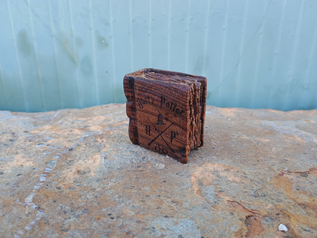 harry potter - front, walnut