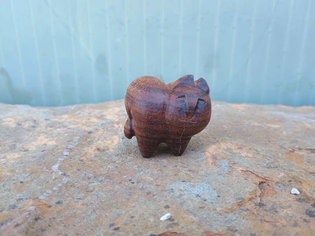cat - walnut